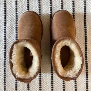 Ugg Classic Mini Size 2 (Little Kid)